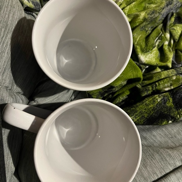 Set of 2 Winter Snow Fine Stoneware snowmen mugs - Picture 10 of 10